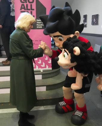 . 19 01 2026. Edinburgh, United Kingdom. Queen Camilla meets Beano comic characters during a visit to the National Library of Scotland in Edinburgh, United Kingdom.  xi-Imagesx xPoolx IIM-26518-0001