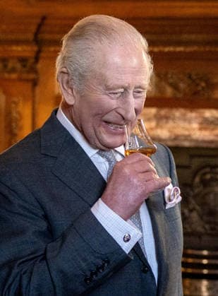 . 19 01 2026. Edinburgh, United Kingdom. King Charles III tastes whisky during a reception at the Palace of Holyroodhouse in Edinburgh, United Kingdom  xPoolx xi-Imagesx IIM-26519-0003