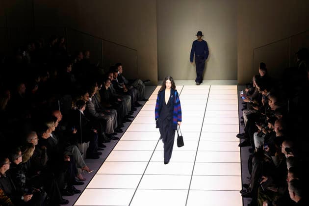 Milan Fashion Week - Men F W 2026-27 Giorgio Armani Fashion Show Vibes Milan, Italy Milan Fashion Week - Men F W 2026-27 Giorgio Armani Fashion Show Vibes Milan, Italy 19th January 2026 SGPItalia id 134325_003 Not Exclusive  Copyright: xALFONSOxCATALANO SGPITALIAx