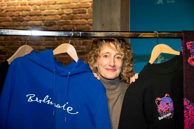 abb Tricia Tuttle with new Berlinale merchandising , the director of the Berlin International Film Festival, at the Berlinale 2026 program press conference on 20 01 2026 at the Akademi der Künste Berlin The 76th Berlin International Film Festival from February 12 to 22, 2026 Berlin Germany