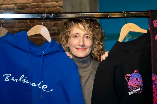 abb Tricia Tuttle with new Berlinale merchandising , the director of the Berlin International Film Festival, at the Berlinale 2026 program press conference on 20 01 2026 at the Akademi der Künste Berlin The 76th Berlin International Film Festival from February 12 to 22, 2026 Berlin Germany