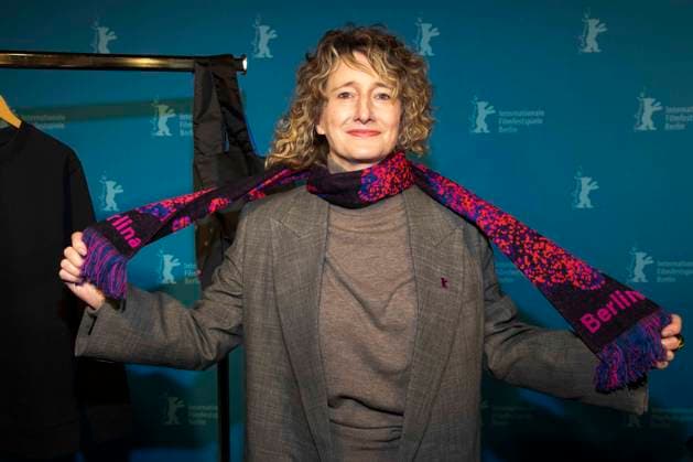 abb Tricia Tuttle with new Berlinale merchandising , the director of the Berlin International Film Festival, at the Berlinale 2026 program press conference on 20 01 2026 at the Akademi der Künste Berlin The 76th Berlin International Film Festival from February 12 to 22, 2026 Berlin Germany