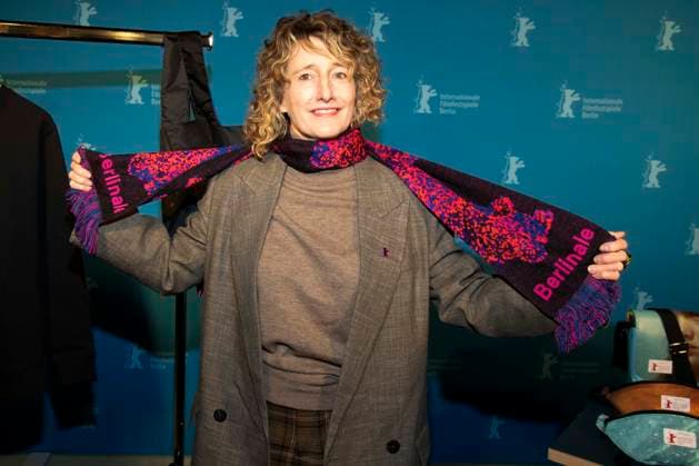 abb Tricia Tuttle with new Berlinale merchandising , the director of the Berlin International Film Festival, at the Berlinale 2026 program press conference on 20 01 2026 at the Akademi der Künste Berlin The 76th Berlin International Film Festival from February 12 to 22, 2026 Berlin Germany