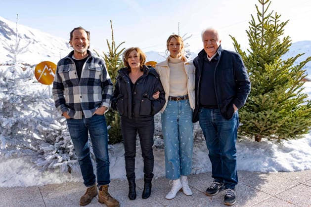 CELEBRITES : Festival International de Comedie - Alpe Huez - 20 01 2026 ALPE D HUEZ, FRANCE - Emmanuel et Armelle Patron, Pauline ClÃ ment, AndrÃ Dussolier attend the Chers parents Photocall during the 29th L Alpe d Huez International Comedy Film Festival on January 20, 2026 in Alpe d Huez, France. Photo by Sandrine Thesillat PsNewZ  Copyright: xSandrinexTHESILLATx