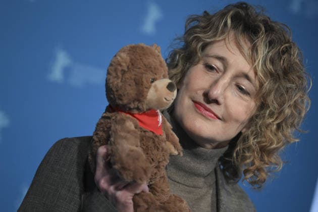 Promotional event ahead of 76th Berlin International Film Festival BERLIN, GERMANY - JANUARY 20: Berlinale Director Tricia Tuttle poses with Berlinale merchandise ahead of the promotional meeting for the 76th International Berlin Film Festival (Berlinale) in Berlin, Germany on January 20, 2026. Halil Sagirkaya Anadolu Berlin Germany. Editorial use only. Please get in touch for any other usage.  Copyright: x2026xAnadoluxHalilxSagirkayax