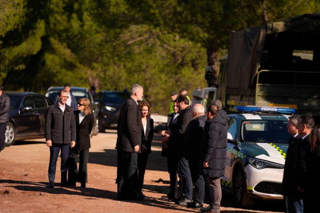 King Felipe VI and Queen Letizia visit Adamuz to offer their support to the victims of the accident King Felipe VI and Queen Letizia, accompanied by the First Vice President and Minister of Finance, María Jesús Montero, greets the authorities on their arrival this Tuesday, January 20, in Adamuz Córdoba after the accident between two trains in which at least 41 people died and more than a hundred were injured January 20, 2026 in Adamuz, Córdoba Andalusia, Spain The Royal Family has brought forward their return to Spain from Greece and reduce their agenda to be able to travel to Cordoba after the train accident in Adamuz, which this past Sunday, January 18, has caused at least 41 deaths and a hundred injured The Kings Felipe VI and Letizia, Copyright: xJoaquinxCorcherox 7231353