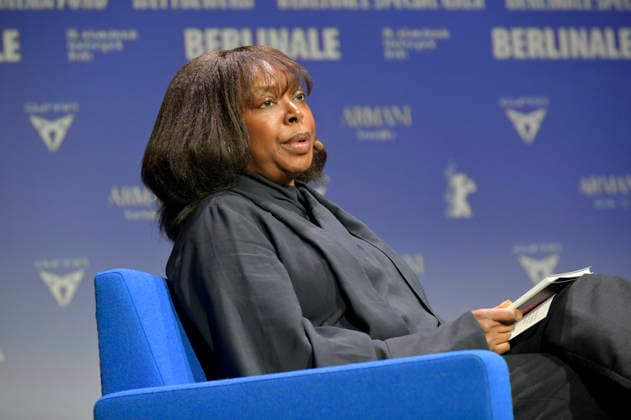 Jacqueline Lyanga presenting the merchandise before the program press conference of the Berlinale 2026 76 Berlin International Film Festival at the Akademie der Künste Berlin, 20 01 2026 Foto:xM.xBehrensx xFuturexImagex berlinale_pk_6131