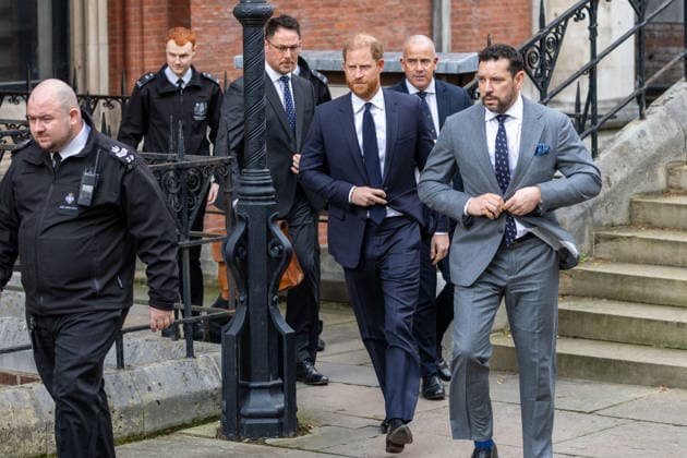 January 20, 2026, London, England, United Kingdom: Prince HARRY, the Duke of Sussex, leaves the Royal Courts Of Justice, central London, afterr the second day of trial over allegations of unlawful information gathering brought against Associated Newspapers Limited (ANL) by seven people - the Duke of Sussex, Baroness Doreen Lawrence, Sir Elton John, David Furnish, Liz Hurley, Sadie Frost and Sir Simon Hughes. London United Kingdom - ZUMAs262 20260120_zip_s262_016 Copyright: xTayfunxSalcix