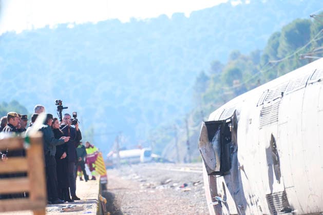 Spanish Royals Visit Adamuz and Cordoba To Offer Their Support To The Train Accident Victims King Felipe VI of Spain, Queen Letizia of Spain visit the command post in Adamuz after a train collision in Adamuz (close to Cordoba), the authorities say at least 41 were killed and more than 150 were injured when a train collided with a derailed train on the evening of January 18 on January 20, 2026 in Adamuz, Spain Photo by IMAGO MPG Adamuz Andalucia Spain  Copyright: xMPGx