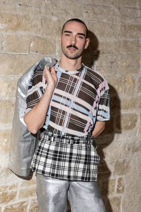 Yann La Grande Dame at Jeanne Friot Fashion Show Prêt à Porter Collection Mode Masculine Automne Hiver 2026 2027 during Paris Fashion Week PFW , le 20 Janvier 2026 Jeremy Melloul Bestimage Celebrities at Jeanne Friot Fashion Show Menswear Collection Fall Winter 2026 2027 during Paris Fashion Week on 20th January 2026 Paris France  Copyright: xJeremyxMelloulx xBestimagexJeremyxMelloulx xBestimagex