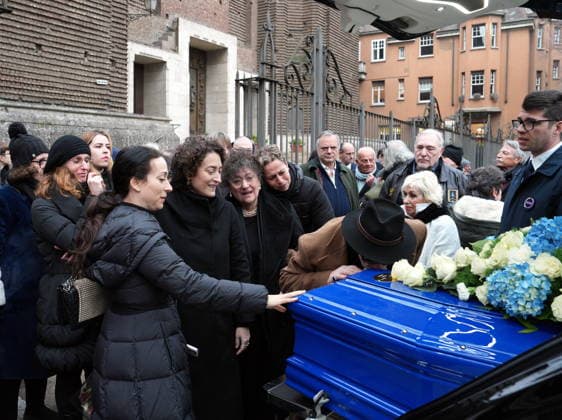 Milan, Funeral of Tony Dallara in the Basilica of Corpus Domini on Via Pagano, 8 in the photo his wife Patrizia and daughters Natasha and Lisa  Copyright: xDuilioxPiaggesix xipa-agency.netx xDuilioxPiaggesix IPA_Agency_IPA70332519