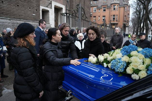 Milan, Funeral of Tony Dallara in the Basilica of Corpus Domini on Via Pagano, 8 in the photo his wife Patrizia and daughters Natasha and Lisa  Copyright: xDuilioxPiaggesix xipa-agency.netx xDuilioxPiaggesix IPA_Agency_IPA70332503