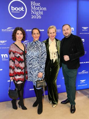 boot Messe Blue Motion Night 2026 Anne Bedoy Communication Director Active Cosmetics at L Oreal , TV chef Stefania Lettini, pharmaceutical manager Marion Bock IBSA Pharma Germany with artist Adrian Bedoy Düsseldorf boot Messe NRW Germany