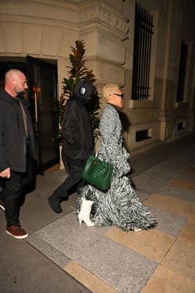 Jada Pinkett Smith and Willow Smith were spotted enjoying a fashionable night out in Paris, France, January 20, 2026 Jada wore a black and white fringed coat, matched with white boots and a green leather bag, while Willow opted for an all-black outfit Pierre Perusseau Bestimage Jada Pinkett Smith and Willow Smith were spotted enjoying a fashionable night out in Paris Jada looked stylish in a black and white fringe coat, paired with white boots and a green leather bag, while Willow opted for an all-black outfit Paris France  Copyright: xPierrexPerusseaux xBestimagexPierrexPerusseaux xBestimagex