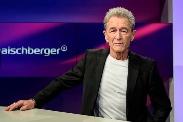 GER, Berlin, studio, guest on maischberger, political talk show, TV, format, with host Sandra Maischberger, Das Erste, from Adlershof at Studio 20, pictured from left Peter Maffay musician , January 20, 2026, Copyright: HMBxMedia UwexKoch