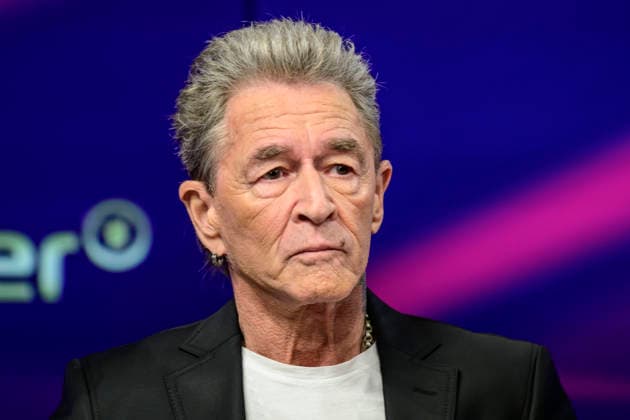 GER, Berlin, studio, guest on maischberger, political talk show, TV, format, with host Sandra Maischberger, Das Erste, from Adlershof at Studio 20, pictured from left Peter Maffay musician , January 20, 2026, Copyright: HMBxMedia UwexKoch