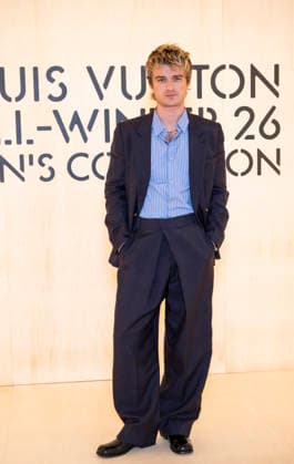 Entertainment Bilder des Tages #2 PFW Louis Vuitton Photocall EB Joe Keery attends the Louis Vuitton Menswear Fall Winter 2026-2027 show as part of Paris Fashion Week on January 20, 2026 in Paris, France. Photo by Eliot Blondet ABACAPRESS.COM Paris France France  Copyright: xBlondetxEliot ABACAx