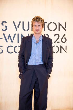 PFW Louis Vuitton Photocall EB Joe Keery attends the Louis Vuitton Menswear Fall Winter 2026-2027 show as part of Paris Fashion Week on January 20, 2026 in Paris, France. Photo by Eliot Blondet ABACAPRESS.COM Paris France France  Copyright: xBlondetxEliot ABACAx