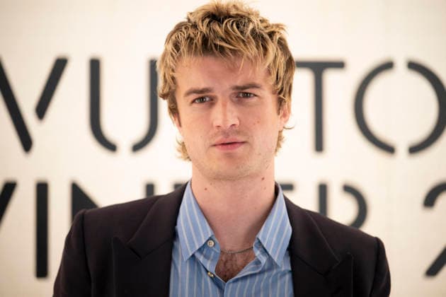 PFW Louis Vuitton Photocall EB Joe Keery attends the Louis Vuitton Menswear Fall Winter 2026-2027 show as part of Paris Fashion Week on January 20, 2026 in Paris, France. Photo by Eliot Blondet ABACAPRESS.COM Paris France France  Copyright: xBlondetxEliot ABACAx