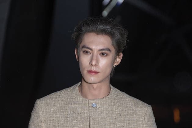 Louis Vuitton Menswear Fall Winter 2026-2027 Arrivals Dylan Wang attends the Louis Vuitton Menswear Fall Winter 2026-2027 show as part of Paris Fashion Week on January 20, 2026 in Paris, France. Photo by Nasser Berzane ABACAPRESS.COM Paris France  Copyright: xBerzanexNasser ABACAx