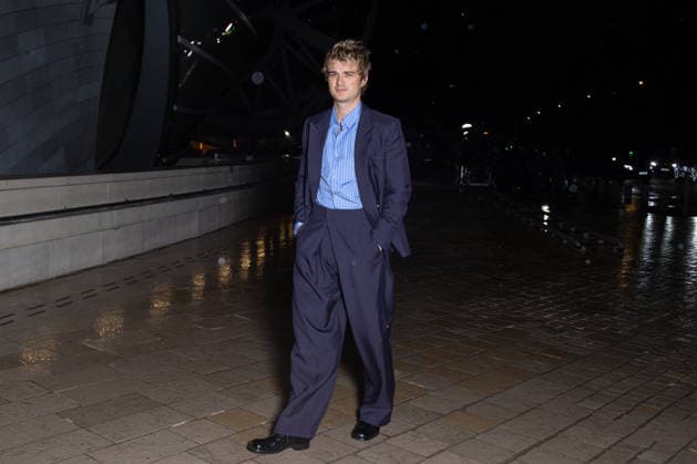 Louis Vuitton Menswear Fall Winter 2026-2027 Arrivals Joe Keery attends the Louis Vuitton Menswear Fall Winter 2026-2027 show as part of Paris Fashion Week on January 20, 2026 in Paris, France. Photo by Nasser Berzane ABACAPRESS.COM Paris France  Copyright: xBerzanexNasser ABACAx