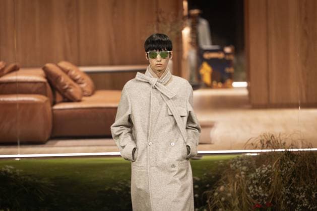 PFW - Louis Vuitton Menswear Ready-to-wear Fall-Winter 2026 2027 collection - Runway A model presents a creation for the Louis Vuitton Menswear Ready-to-wear Fall-Winter 2026 2027 collection as part of the Paris Fashion Week in Paris on January 20, 2026. Photo by Alexis Jumeau ABACAPRESS.COM Paris France  Copyright: xJumeauxAlexis ABACAx