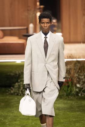 PFW - Louis Vuitton Menswear Ready-to-wear Fall-Winter 2026 2027 collection - Runway A model presents a creation for the Louis Vuitton Menswear Ready-to-wear Fall-Winter 2026 2027 collection as part of the Paris Fashion Week in Paris on January 20, 2026. Photo by Alexis Jumeau ABACAPRESS.COM Paris France  Copyright: xJumeauxAlexis ABACAx
