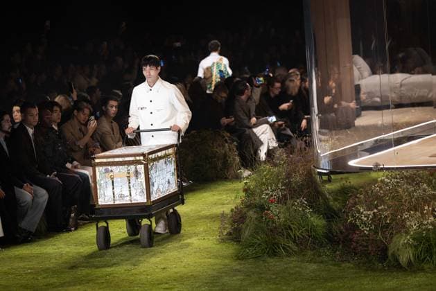 PFW - Louis Vuitton Menswear Ready-to-wear Fall-Winter 2026 2027 collection - Runway A model presents a creation for the Louis Vuitton Menswear Ready-to-wear Fall-Winter 2026 2027 collection as part of the Paris Fashion Week in Paris on January 20, 2026. Photo by Alexis Jumeau ABACAPRESS.COM Paris France  Copyright: xJumeauxAlexis ABACAx