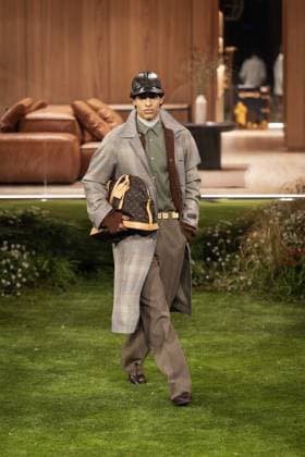 PFW - Louis Vuitton Menswear Ready-to-wear Fall-Winter 2026 2027 collection - Runway A model presents a creation for the Louis Vuitton Menswear Ready-to-wear Fall-Winter 2026 2027 collection as part of the Paris Fashion Week in Paris on January 20, 2026. Photo by Alexis Jumeau ABACAPRESS.COM Paris France  Copyright: xJumeauxAlexis ABACAx