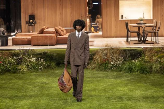 PFW - Louis Vuitton Menswear Ready-to-wear Fall-Winter 2026 2027 collection - Runway A model presents a creation for the Louis Vuitton Menswear Ready-to-wear Fall-Winter 2026 2027 collection as part of the Paris Fashion Week in Paris on January 20, 2026. Photo by Alexis Jumeau ABACAPRESS.COM Paris France  Copyright: xJumeauxAlexis ABACAx