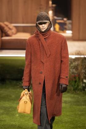 PFW - Louis Vuitton Menswear Ready-to-wear Fall-Winter 2026 2027 collection - Runway A model presents a creation for the Louis Vuitton Menswear Ready-to-wear Fall-Winter 2026 2027 collection as part of the Paris Fashion Week in Paris on January 20, 2026. Photo by Alexis Jumeau ABACAPRESS.COM Paris France  Copyright: xJumeauxAlexis ABACAx