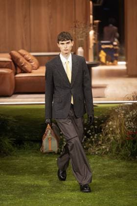 PFW - Louis Vuitton Menswear Ready-to-wear Fall-Winter 2026 2027 collection - Runway A model presents a creation for the Louis Vuitton Menswear Ready-to-wear Fall-Winter 2026 2027 collection as part of the Paris Fashion Week in Paris on January 20, 2026. Photo by Alexis Jumeau ABACAPRESS.COM Paris France  Copyright: xJumeauxAlexis ABACAx