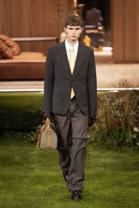 PFW - Louis Vuitton Menswear Ready-to-wear Fall-Winter 2026 2027 collection - Runway A model presents a creation for the Louis Vuitton Menswear Ready-to-wear Fall-Winter 2026 2027 collection as part of the Paris Fashion Week in Paris on January 20, 2026. Photo by Alexis Jumeau ABACAPRESS.COM Paris France  Copyright: xJumeauxAlexis ABACAx