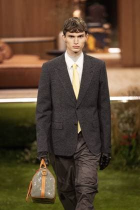PFW - Louis Vuitton Menswear Ready-to-wear Fall-Winter 2026 2027 collection - Runway A model presents a creation for the Louis Vuitton Menswear Ready-to-wear Fall-Winter 2026 2027 collection as part of the Paris Fashion Week in Paris on January 20, 2026. Photo by Alexis Jumeau ABACAPRESS.COM Paris France  Copyright: xJumeauxAlexis ABACAx