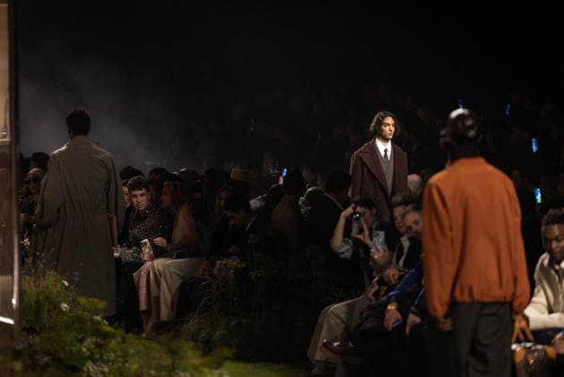 PFW - Louis Vuitton Menswear Ready-to-wear Fall-Winter 2026 2027 collection - Runway A model presents a creation for the Louis Vuitton Menswear Ready-to-wear Fall-Winter 2026 2027 collection as part of the Paris Fashion Week in Paris on January 20, 2026. Photo by Alexis Jumeau ABACAPRESS.COM Paris France  Copyright: xJumeauxAlexis ABACAx