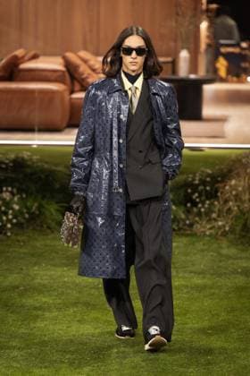 PFW - Louis Vuitton Menswear Ready-to-wear Fall-Winter 2026 2027 collection - Runway A model presents a creation for the Louis Vuitton Menswear Ready-to-wear Fall-Winter 2026 2027 collection as part of the Paris Fashion Week in Paris on January 20, 2026. Photo by Alexis Jumeau ABACAPRESS.COM Paris France  Copyright: xJumeauxAlexis ABACAx
