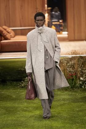 PFW - Louis Vuitton Menswear Ready-to-wear Fall-Winter 2026 2027 collection - Runway A model presents a creation for the Louis Vuitton Menswear Ready-to-wear Fall-Winter 2026 2027 collection as part of the Paris Fashion Week in Paris on January 20, 2026. Photo by Alexis Jumeau ABACAPRESS.COM Paris France  Copyright: xJumeauxAlexis ABACAx