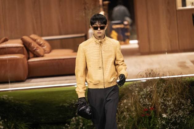 PFW - Louis Vuitton Menswear Ready-to-wear Fall-Winter 2026 2027 collection - Runway A model presents a creation for the Louis Vuitton Menswear Ready-to-wear Fall-Winter 2026 2027 collection as part of the Paris Fashion Week in Paris on January 20, 2026. Photo by Alexis Jumeau ABACAPRESS.COM Paris France  Copyright: xJumeauxAlexis ABACAx