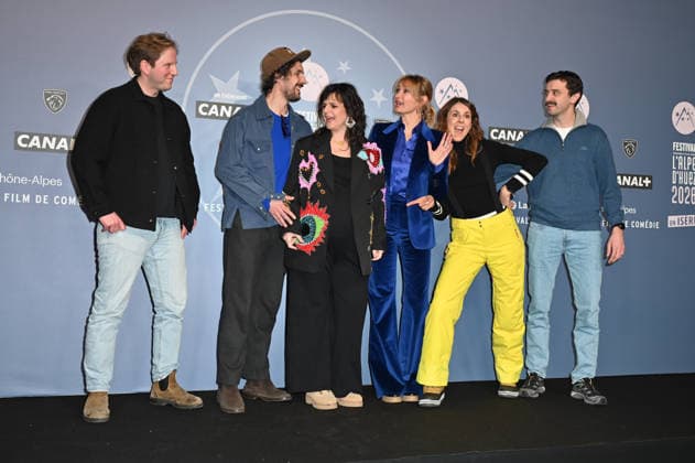 29th Comedy Film Festival - L Alpe Du Huez Laura Domenge, Caroline Anglade, Nicole Ferroni and producers posing for a photocall during the 29th Comedy Film Festival in L Alpe d’Huez, France, on January 20, 2026. Photo by Mireille Ampilhac ABACAPRESS.COM Paris France  Copyright: xAmpilhacxMireille ABACAx