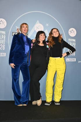 29th Comedy Film Festival - L Alpe Du Huez Laura Domenge, Caroline Anglade and Nicole Ferroni posing for a photocall during the 29th Comedy Film Festival in L Alpe d’Huez, France, on January 20, 2026. Photo by Mireille Ampilhac ABACAPRESS.COM Paris France  Copyright: xAmpilhacxMireille ABACAx