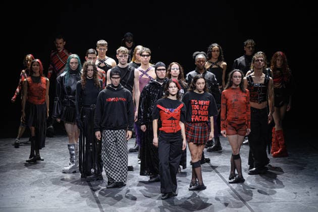 Entertainment Bilder des Tages #2 Models walk the runway during Jeanne Friot menswear ready to wear Fall Winter 2026 fashion show at Paris Fashion Week Des mannequins sur le podium du defile pret a porter homme Automne Hiver 2026 de Jeanne Friot pendant la semaine de la mode a Paris 452369 2026 01 20  Copyright: xSebastienxFremontx xStarfacex STAR_452369_001