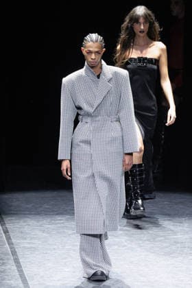 Models walk the runway during Jeanne Friot menswear ready to wear Fall Winter 2026 fashion show at Paris Fashion Week Des mannequins sur le podium du defile pret a porter homme Automne Hiver 2026 de Jeanne Friot pendant la semaine de la mode a Paris 452369 2026 01 20  Copyright: xSebastienxFremontx xStarfacex STAR_452369_018