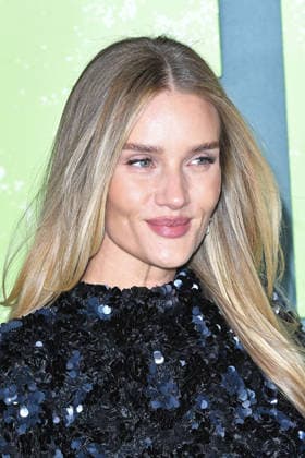 Shelter UK Premiere at Cineworld Leicester Square LONDON, ENGLAND - JANUARY 20: Rosie Huntington-Whiteley attending the Shelter UK Premiere at Cineworld Leicester Square on January 20, 2026 in London, England. CAP MAR MAR Great Britain Copyright: xMartinxHarris CapitalxPicturesx