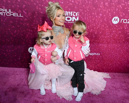 Entertainment Bilder des Tages #2 Infinite Icon: A Visual Memoir Premiere in Los Angeles #2 January 20, 2026, Los Angeles, California, USA: PARIS HILTON, and PHOENIX BARRON HILTON REUM attend the Los Angeles World Red Carpet Premiere Of Infinite Icon Los Angeles USA - ZUMAb173 20260120_aap_b173_032 Copyright: xBillyxBennightx