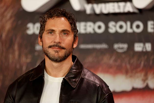 Photocall of the film Aída y Vuelta in Madrid The actor and film director Paco León poses at the photocall for the presentation of the film Aída y Vuelta at the Espacio Movistar in Gran Vía, on January 21, 2026, in Madrid Spain The film that will be the jump to the big screen of the series Aída on January 30, 2026 PHOTOCALL CINE AÍDA Y VUELTA PREMIERE JANUARY 21, 2026 Antonio Gutié Madrid Madrid Madrid Spain  Copyright: xAntonioxGutiÃ rrezx 7233897