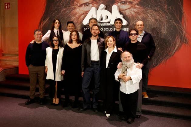 Photocall of the film Aida y Vuelta in Madrid Carmen Machi, Miren Ibarguren, Pepe Viyuela, Mariano Pena, Melani Olivares, Canco Rodríguez, Secun de la Rosa, David Castillo, Óscar Reyes, Pepa Rus and Emilio Gavira pose at the photocall for the presentation of the film Aida y Vuelta at the Espacio Movistar in Gran Vía, January 21, 2026, in Madrid Spain The film that will be the jump to the big screen of the series Aida next January 30, 2026 PHOTOCALL CINE AIDA Y VUELTA PREMIERE JANUARY 21, 2026 Antonio Gutié Madrid Madrid Spain Copyright: xAntonioxGutià rrezx 7233955
