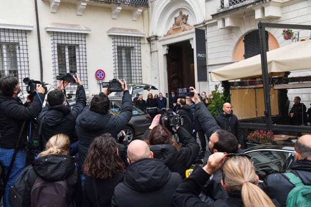 Rome, Death of Valentino Garavani - Chapel of Rest in Rome at his Foundation in Piazza Mignanelli - Arrival of the coffin  Copyright: xVincenzoxLandix xipa-agency.netx xDxAngelo Landix IPA_Agency_IPA70364328