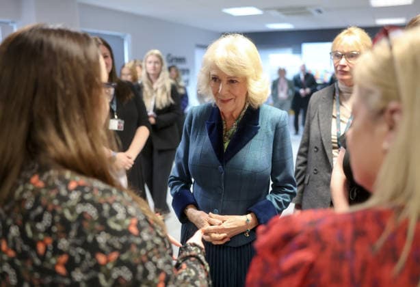 Queen Camilla Visits Domestic Abuse Services In Gloucestershire CHELTENHAM, ENGLAND - JANUARY 21: Queen Camilla speaks with staff and volunteers during a visit to Gloucestershire Domestic Abuse Support Services (GDASS) to hear about their work supporting people across the county experiencing domestic abuse on January 21, 2026 in Cheltenham, England., Credit:Chris Jackson Avalon United Kingdom, England, Cheltenham  Copyright: xChrisxJacksonx xAvalonx 1067971803