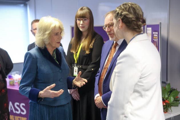 Queen Camilla Visits Domestic Abuse Services In Gloucestershire CHELTENHAM, ENGLAND - JANUARY 21: Queen Camilla speaks with staff and volunteers during a visit to Gloucestershire Domestic Abuse Support Services (GDASS) to hear about their work supporting people across the county experiencing domestic abuse on January 21, 2026 in Cheltenham, England., Credit:Chris Jackson Avalon United Kingdom, England, Cheltenham  Copyright: xChrisxJacksonx xAvalonx 1067971826