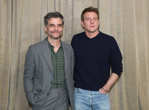 Wagner Moura et Jonathan Anderson Directeur Artistique de Dior posent Backstage à la suite du Défilé de Mode Dior Homme Collection Automne Hiver 2026 2027 dans le cadre de la Fashion Week de Paris, France, le 21 Janvier 2026 Bertrand Rindoff Bestimage Celebs attend the Dior Mens Fashion Show, Fall Winter 2026 2027 Collection as part of Paris Fashion Week, France, January 21, 2026 Paris France  Copyright: xBERTRANDxRINDOFFxPETROFFx xBESTIMAGExBERTRANDxRINDOFFxPETROFFx xBESTIMAGEx